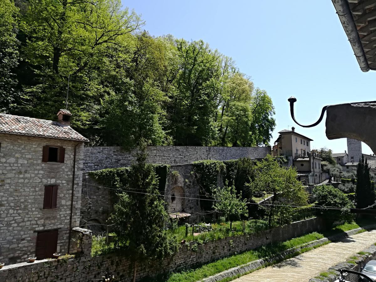 Civico 10 Hotell Gubbio Exteriör bild